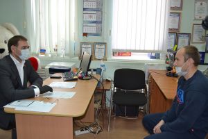 Депутат ЗСО Александр Лазарев провел первый прием граждан в Еманжелинске