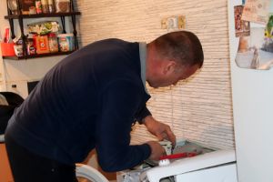 В Еманжелинске семье мобилизованного помогут отремонтировать стиральную машинку