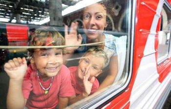 В разгар лета многодетным семьям предоставляется скидка на проезд в поездах дальнего следования