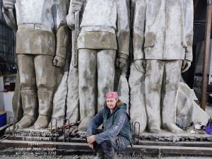 Уроженка Еманжелинска, скульптор Анна Шумакова восстановила памятник в Мариуполе
