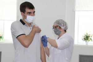 В Еманжелинском районе от коронавируса вакцинировалось более девяти тысяч человек