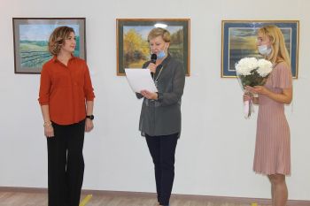 В музее Еманжелинска открылась персональная выставка Анны Мантай