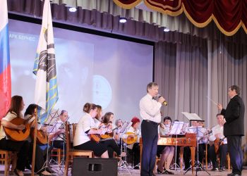 В Еманжелинске прошел гала-концерт областного фестиваля «Пусть песни расскажут, какими мы были»