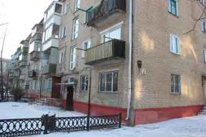 В этом доме на Бажова, 7 в Еманжелинске, где располается отдел статистики, и находится фирма «Экосервис»