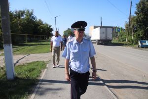 В Красногорском накануне нового учебного года проверили безопасность пешеходных маршрутов, ведущих к учебным заведениям