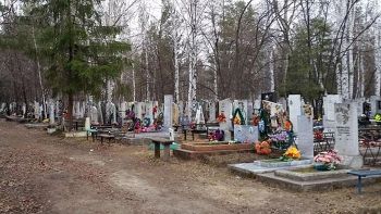 Жителей Челябинской области из-за роста заболевших коронавирусом призывают отказаться от посещения кладбищ и храмов в родительский день