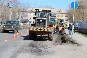 В Еманжелинске идут дорожные работы на улице Гагарина