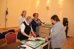 Обходчики проекта «ИнформУИК» Еманжелинского района получили специальные планшеты, с которыми пойдут к избирателям