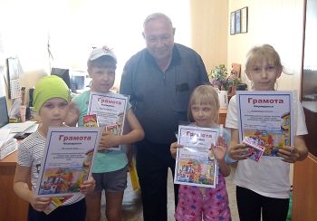В пожарной части в Красногорском чествовали призеров ведомственного конкурса рисунков