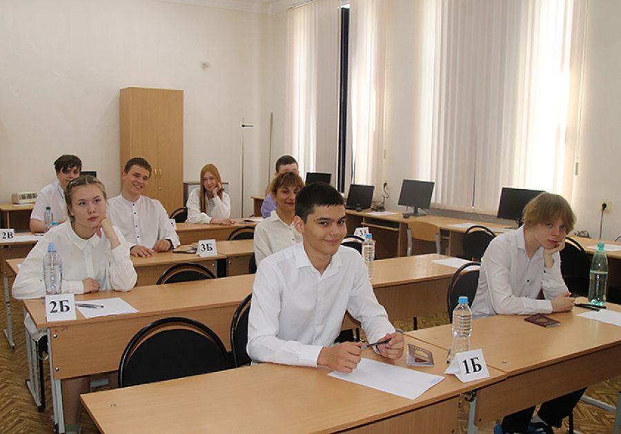 Сегодня, 30 мая, девятиклассники Еманжелинского района сдают четыре экзамена по выбору