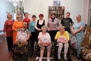 В Еманжелинске члены районного общества инвалидов выступили с концертом  в больнице