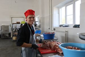 Новое еманжелинское предприятие «ВкусноЕл» приглашает на работу специалистов