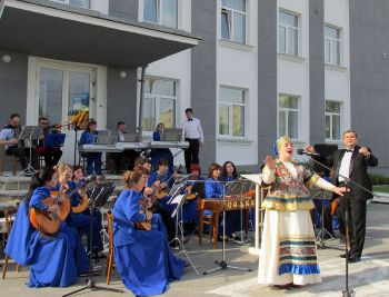 Солирует Ксения Орлова