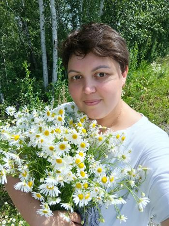 Еманжелинцы о самых родных: маму Александру поздравляет Дарья Даровских
