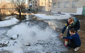«Каскадовцы» из Зауральского научились укрощать огонь с помощью огнетушителя