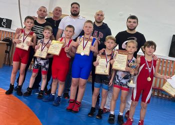 В красногорском центре &laquo;Факел&raquo; состоялся &laquo;Кубок новичка&raquo; по греко-римской борьбе