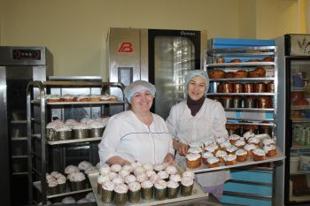 Еманжелинские хлебопеки готовят куличи к Пасхе