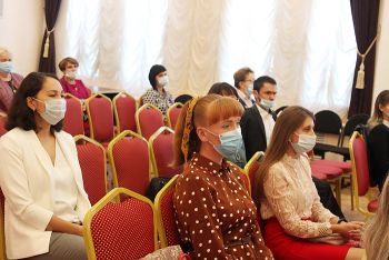 Учителя, прибывшие в город по по программе &laquo;Земский учитель&raquo;, были представлены на педконференции в сентябре