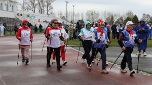 В Еманжелинске прошел VIII областной фестиваль скандинавской ходьбы «Старшее поколение»