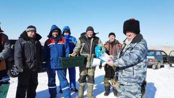 Еманжелинец Валерий Столбов занял первое место в открытом турнире по подледному лову