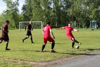Красногорский &laquo;Старт&raquo; выиграл очередной домашний матч первенства области &laquo;Урожай&raquo;