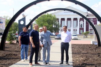 В сквере Красногорского полностью обновили зеленые насаждения