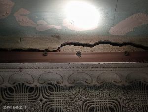 В Красногорском два человека получили серьезные ожоги во время вспышки, которая произошла при работе со строительным теплоизоляционным материалом