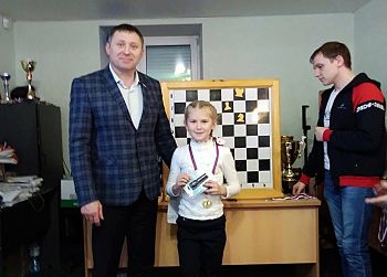 С медалью победительница Софья Самойлова