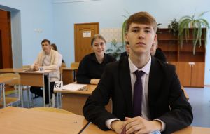 Еманжелинские выпускники сдали второй обязательный ЕГЭ – по математике