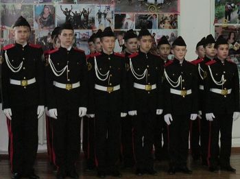 Кадетский класс 9-й школы поселка Красногорского получил в подарок от главы Еманжелинского района автоматизированное рабочее место учителя