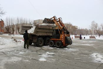 Глава Еманжелинского района поручил обеспечить в новогодние праздники бесперебойную работу коммунальных служб