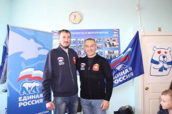 Еманжелинцы собрали гуманитарную помощь для бойца