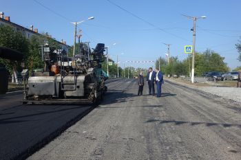 Центральная улица Труда в Зауральском Еманжелинского района &ndash; с асфальтом