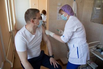 Алексей Текслер: вакцинация &ndash; это в первую очередь ответственность перед теми людьми, с кем работаешь, ответственность перед семьей