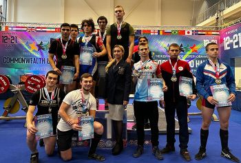 Спортсмен еманжелинской спортшколы Вед Бурьяновский стал абсолютным победителем международного турнира по пауэрлифтингу