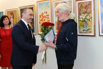 В еманжелинском музее открылась выставка &laquo;Вечная весна&raquo; Аркадия Калмыкова