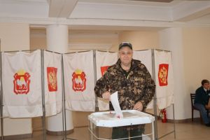 Избиратели Еманжелинского района продолжают участвовать в выборах депутатов в областной и местный парламенты