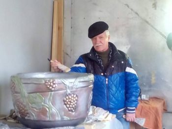 В поселке Красногорском установлены новые сказочные скульптуры