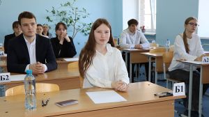 92 выпускника Еманжелинского округа сдали экзамены по двум предметам по выбору – по физике и обществознанию