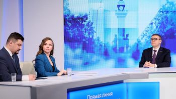 Житель Челябинской области во время прямой линии губернатора поинтересовался, планируется ли реконструкция дороги Челябинск &ndash; Магнитогорск