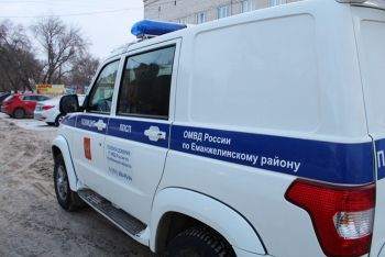 В Еманжелинске у автовладельца из-под носа украли телефон и документы