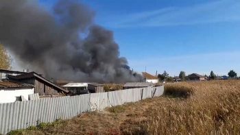В Еманжелинске сгорела баня, в Красногорском &ndash; садовый домик