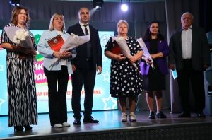 В честь дня рождения поселка Батуринского отмечены 16 человек и девять семей