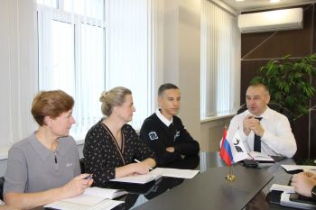 Юный глава Павел Букреев провел насыщенный рабочий день вместе с руководителем муниципалитета