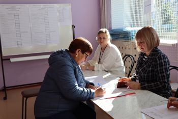 По данным на 12 часов, сегодня, 12 сентября, проголосовали на выборах 4,49 процента избирателей Еманжелинского района